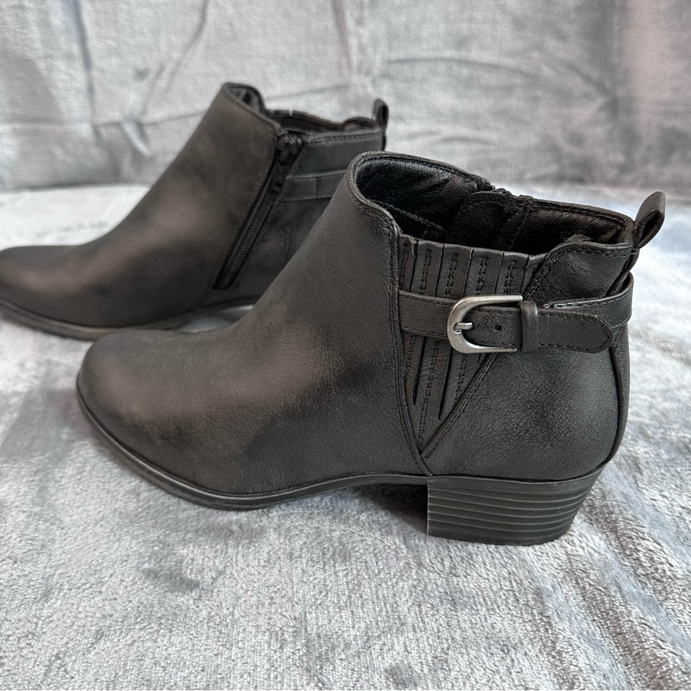 Kim Rogers women’s size 6.5 ankle zip boots dark grey/black excellent